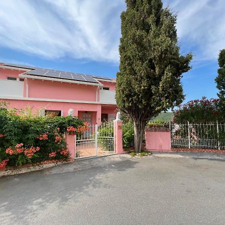 Villa Rosa Giustenice Exteriör bild